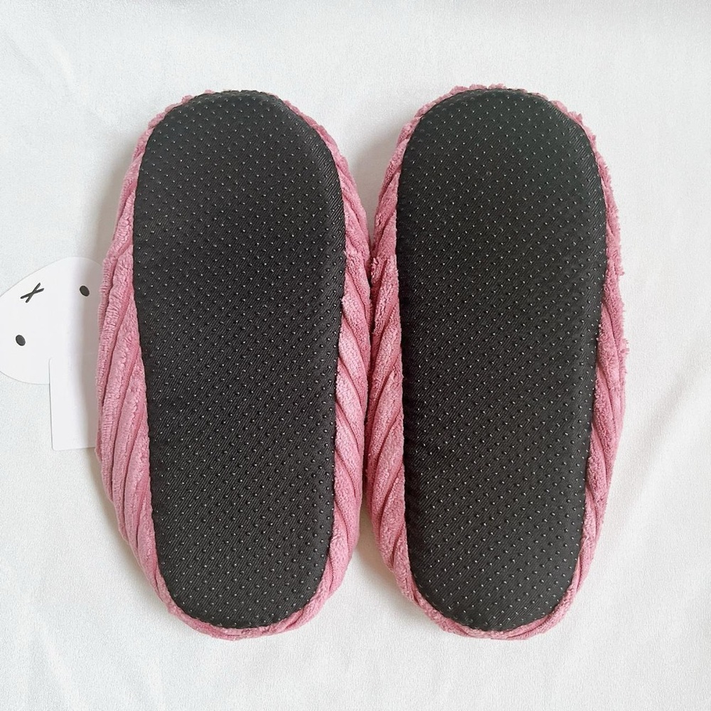 Brand New Plaza Japan limited Miffy fluffy room shoes slippers in pink 2023 - Picture 3 of 5